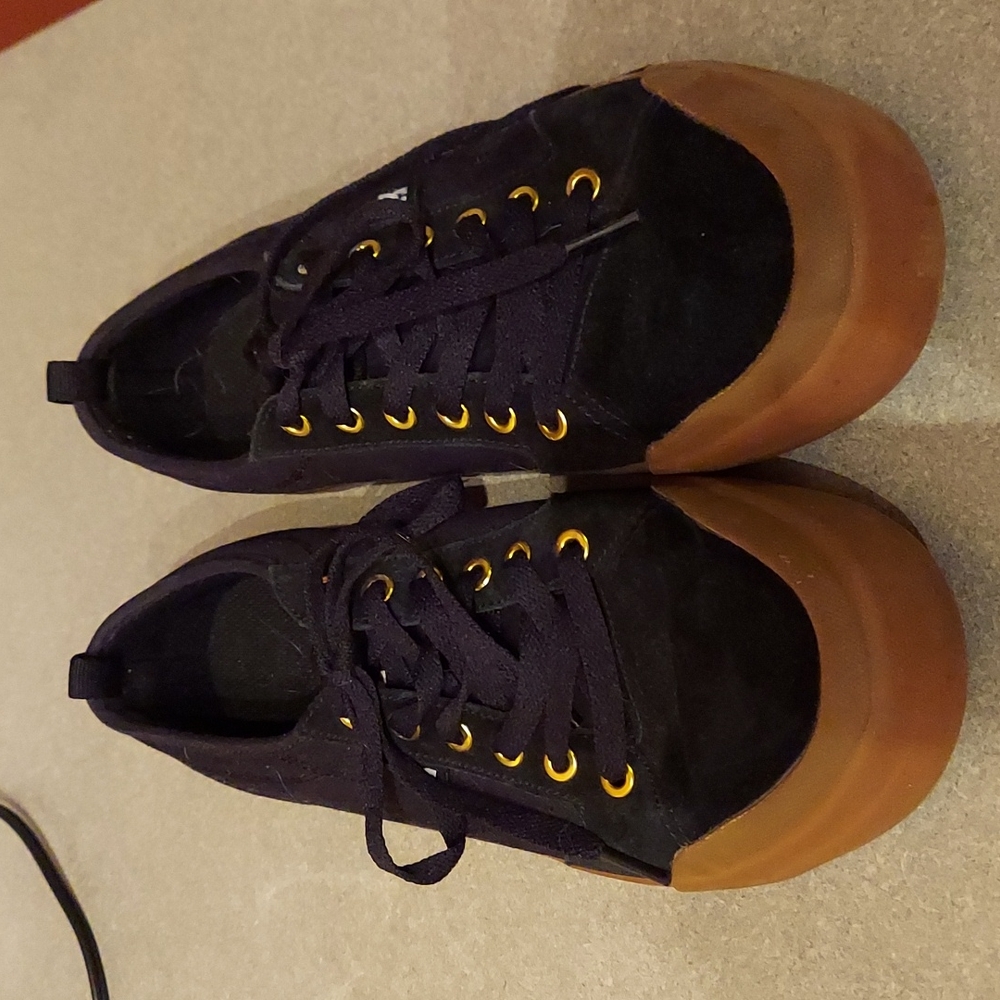 Men's DC sneakers